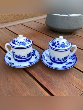 Set of Two Williams Sonoma Teacups with Lids Saucers Cobalt Blue Floral & White